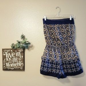 E (hanger) M Medium blue crop shorts romper